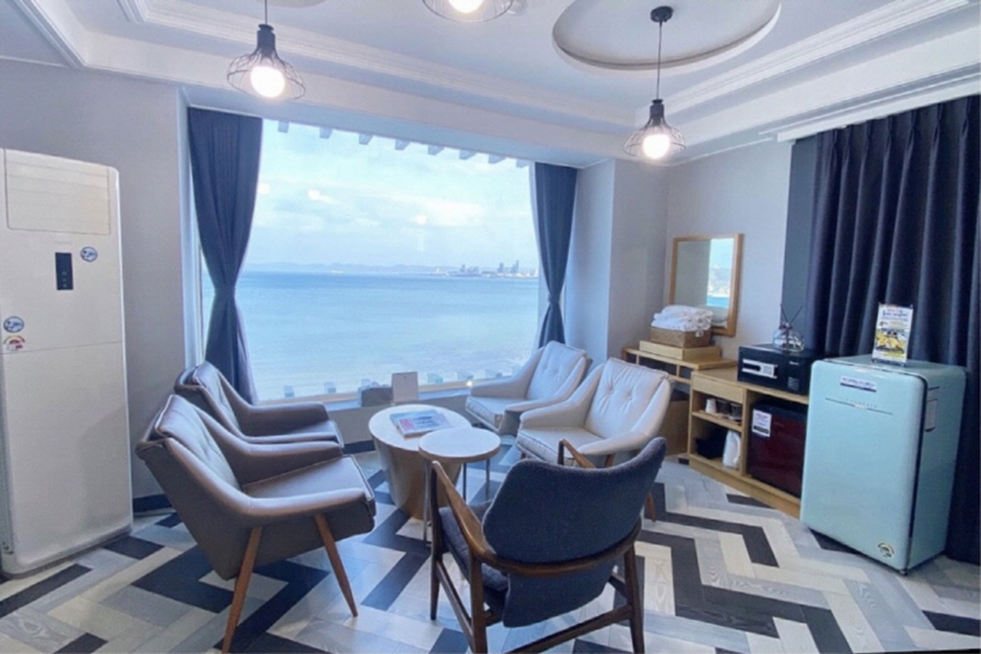 1 bedroom, blackout curtains, free wifi, bed sheets