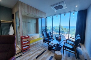 스위트 패밀리 파티룸, 오션뷰 | 암막 커튼, 무료 WiFi, 침대 시트