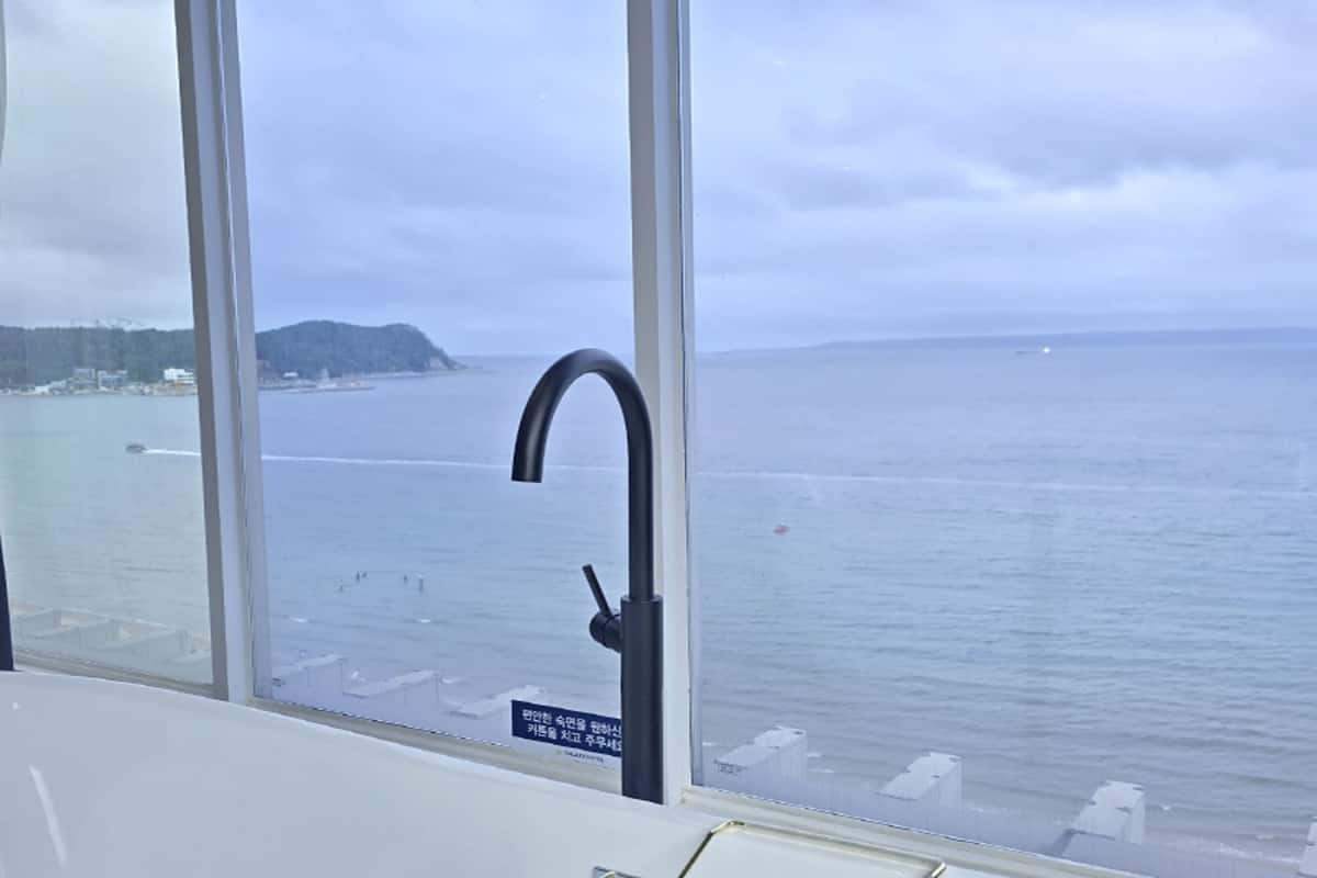 royal suite, ocean view (condo type) | 1 bedroom, blackout curtains, free wifi, bed sheets