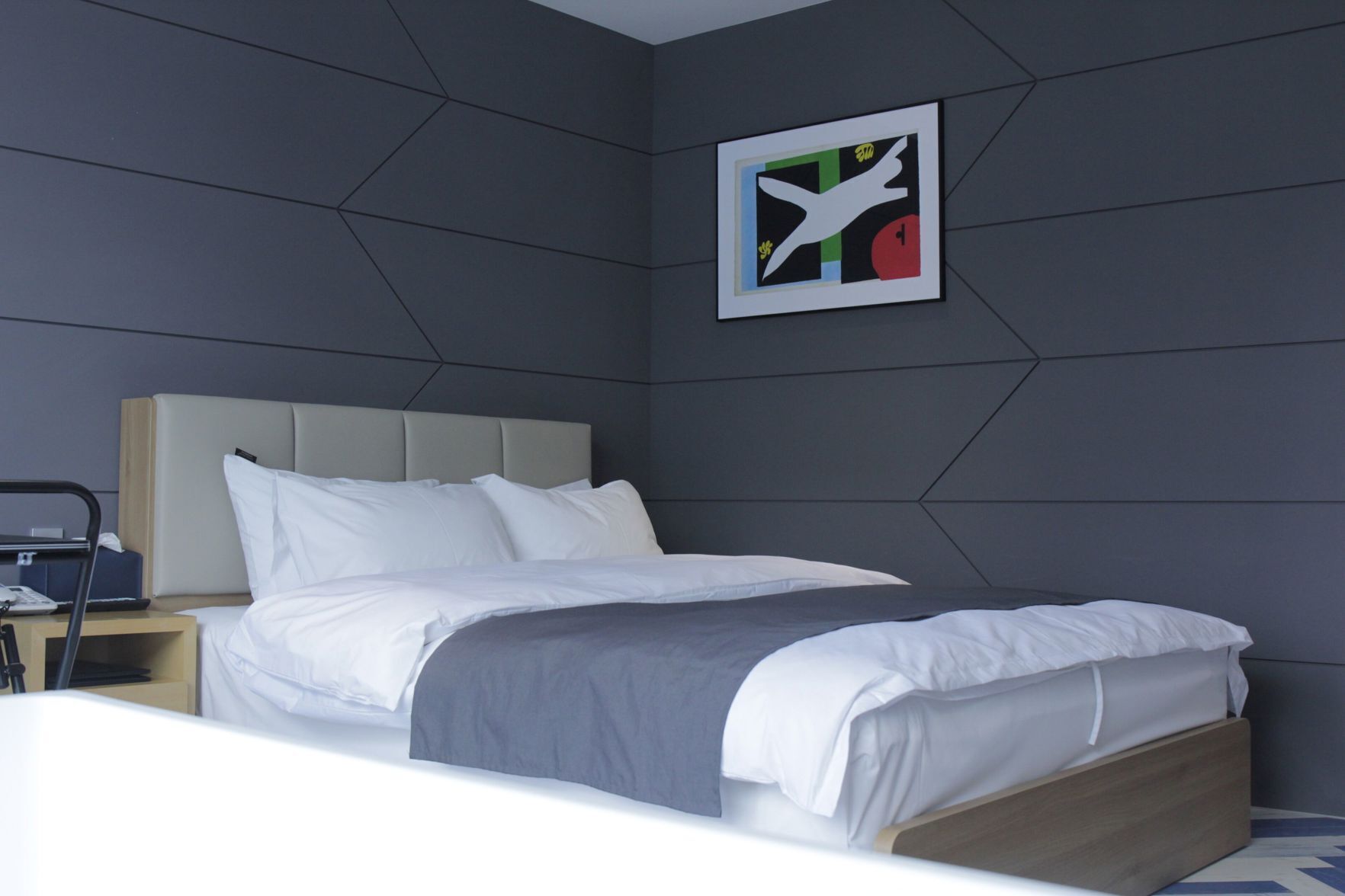 Blackout drapes, free WiFi, bed sheets