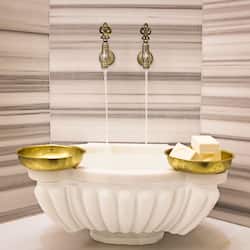 Couples treatment room(s), sauna, hot tub, steam room
