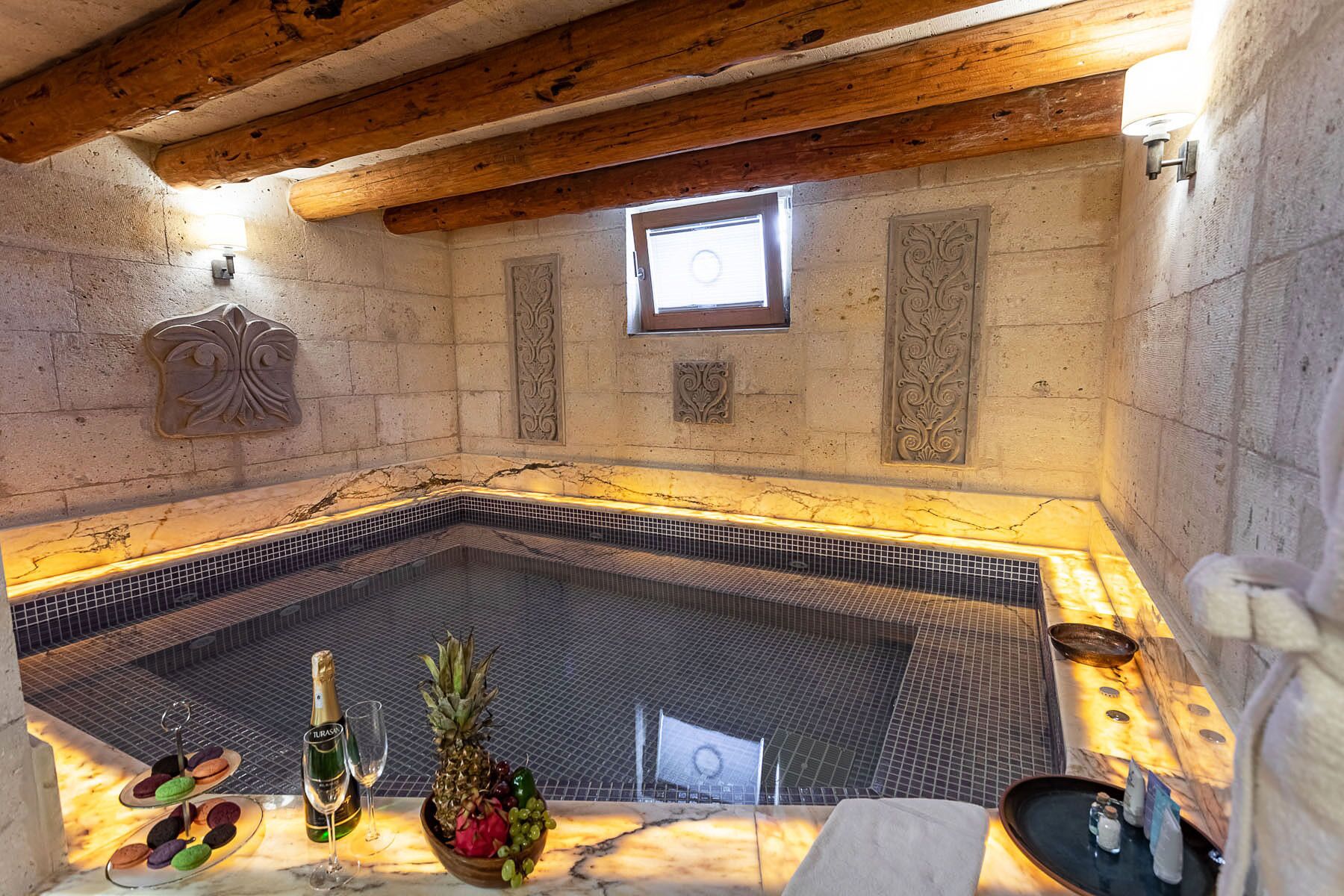 Habitación junior doble | Baño | Bañera profunda, secador de pelo, albornoces y zapatillas