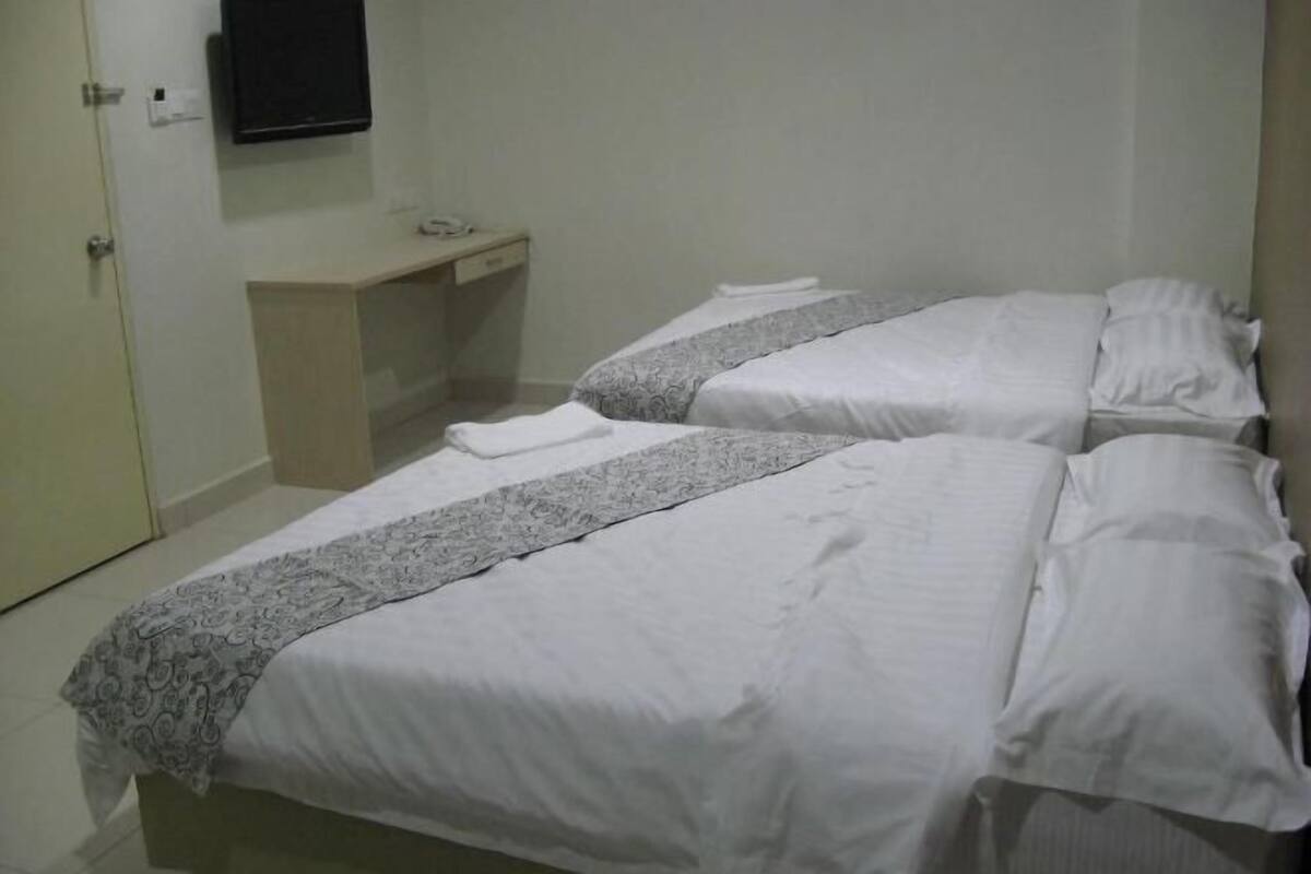 In-room safe, desk, iron/ironing board, free WiFi