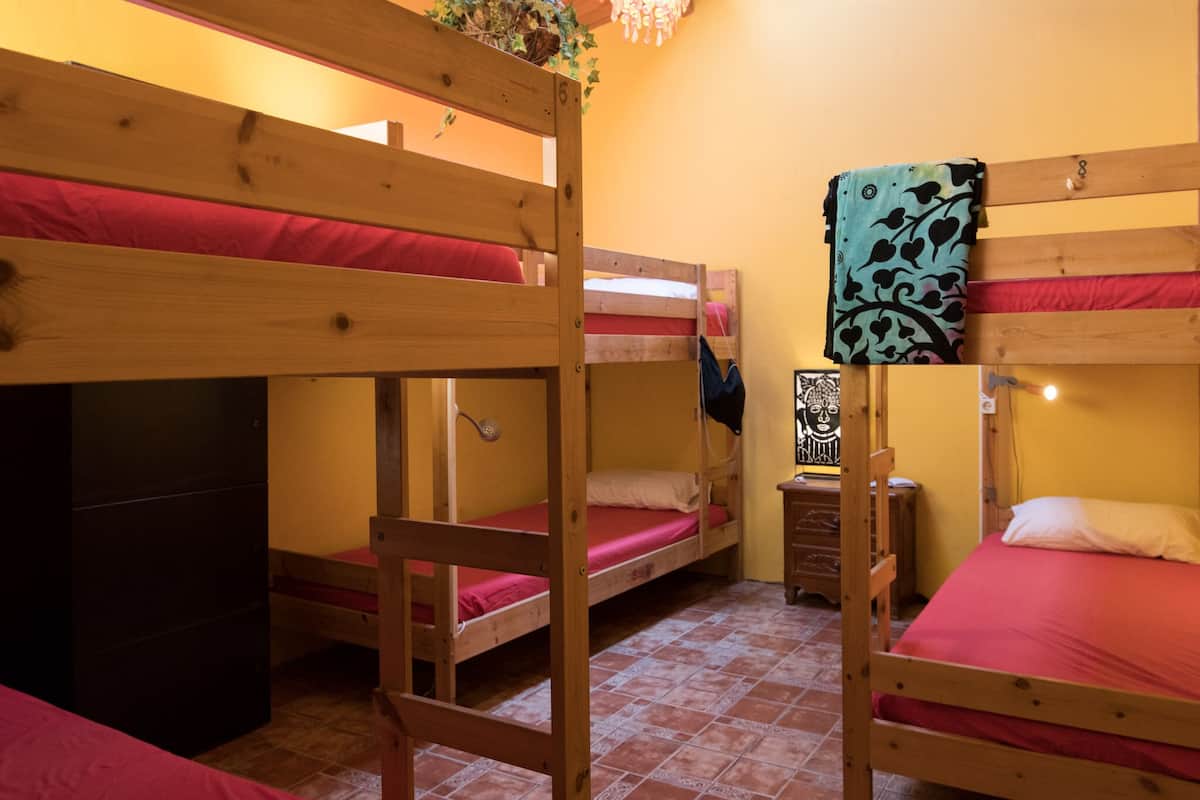 Gemeinsamer Schlafsaal, 4 Schlafzimmer