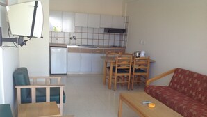 Apartment, 1 Bedroom | Living area