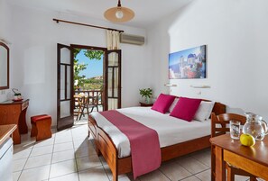 Soundproofing, free cots/infant beds, free WiFi - Paul Marie (Hersonissos)