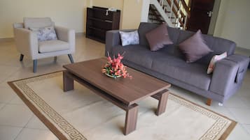 Apartment, 3 Bedrooms, Balcony | Living area