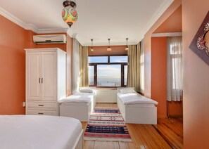 Quadruple Room | View from room - Cheers Lighthouse (Istanbul)