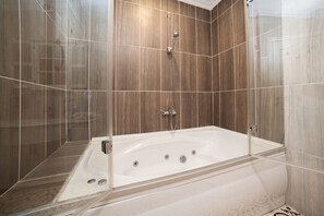 Shower, hair dryer, towels - Cheers Lighthouse (Istanbul)