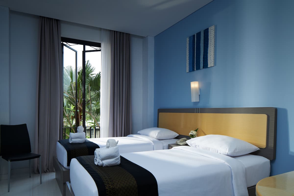 Standard Twin Room | Desk, free WiFi, bed sheets