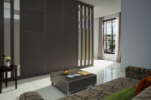 Escrivaninha, Wi-Fi de cortesia, roupa de cama