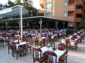 2 restaurants, breakfast, lunch, dinner served; Turkish cuisine