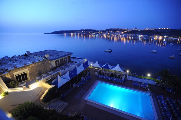 Indoor pool, 2 outdoor pools, pool umbrellas, pool loungers