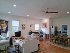 Appartement Luxe, 2 chambres, réfrigérateur et four à micro-ondes, vue partielle sur l'océan | Coin cuisine privé