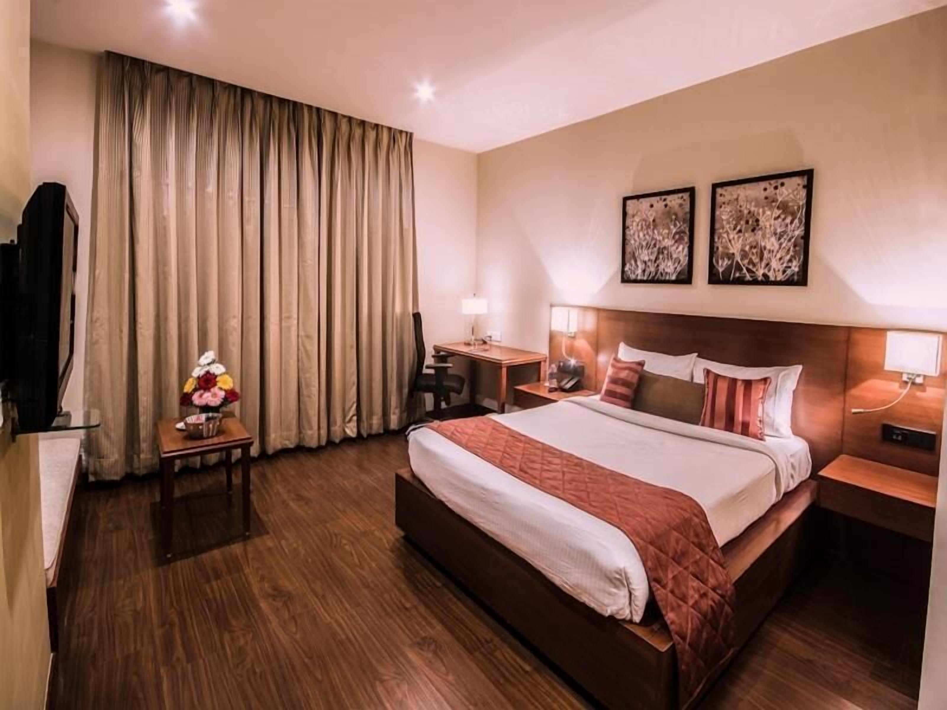 In-room safe, desk, laptop workspace, soundproofing
