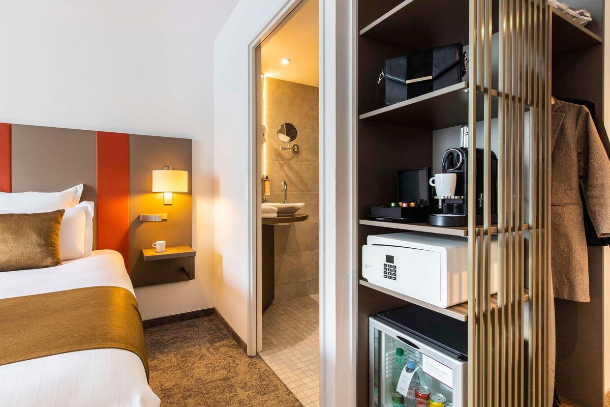 Literie de qualité supérieure, coffres-forts dans les chambres, bureau