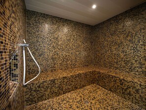 Couples treatment room(s), Turkish bath/hammam, body treatments