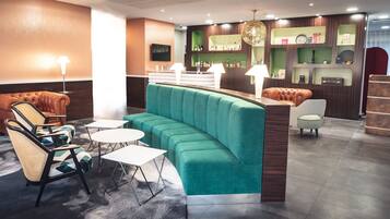 Coin salon dans le hall