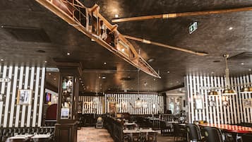 Déjeuner et dßner servis sur place