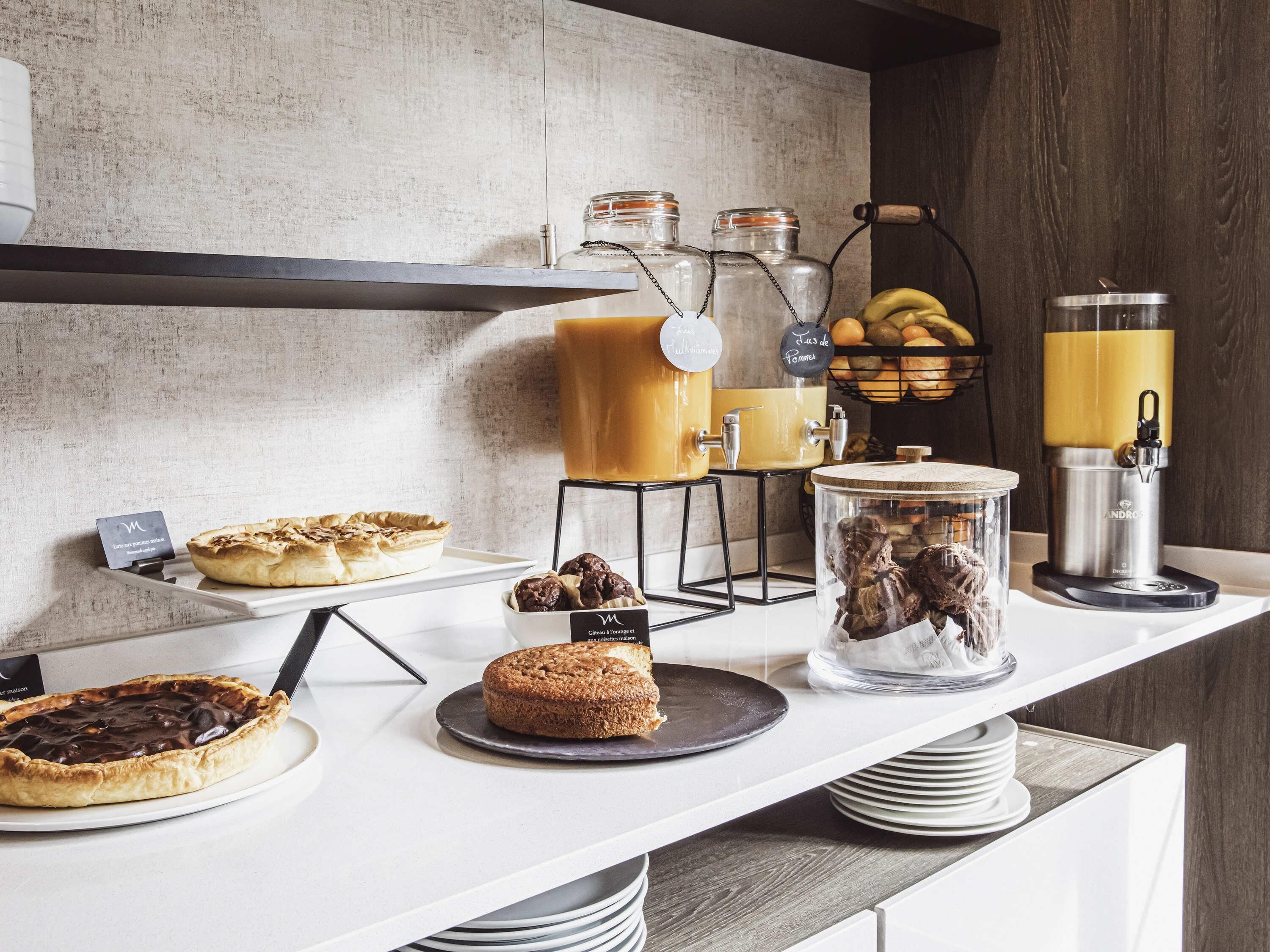 Daily buffet breakfast (EUR 18 per person)