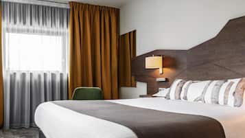 Chambre Classique, 1 lit double | Literie de qualité supérieure, coffres-forts dans les chambres