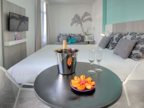 Standard Room, 1 Double Bed with Single Child Sofa Bed | Premium bedding, in-room safe, blackout drapes, soundproofing - Ibis Styles Nice Centre Gare (Nice)