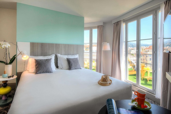 Kamer, 1 tweepersoonsbed, terras, uitzicht op de stad | Uitzicht vanuit de kamer