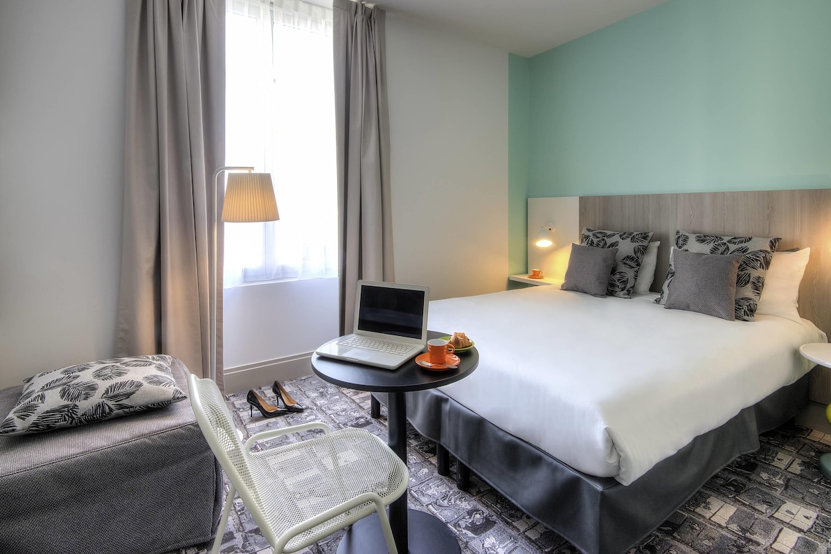 Standard Room, Multiple Beds | Premium bedding, in-room safe, blackout drapes, soundproofing