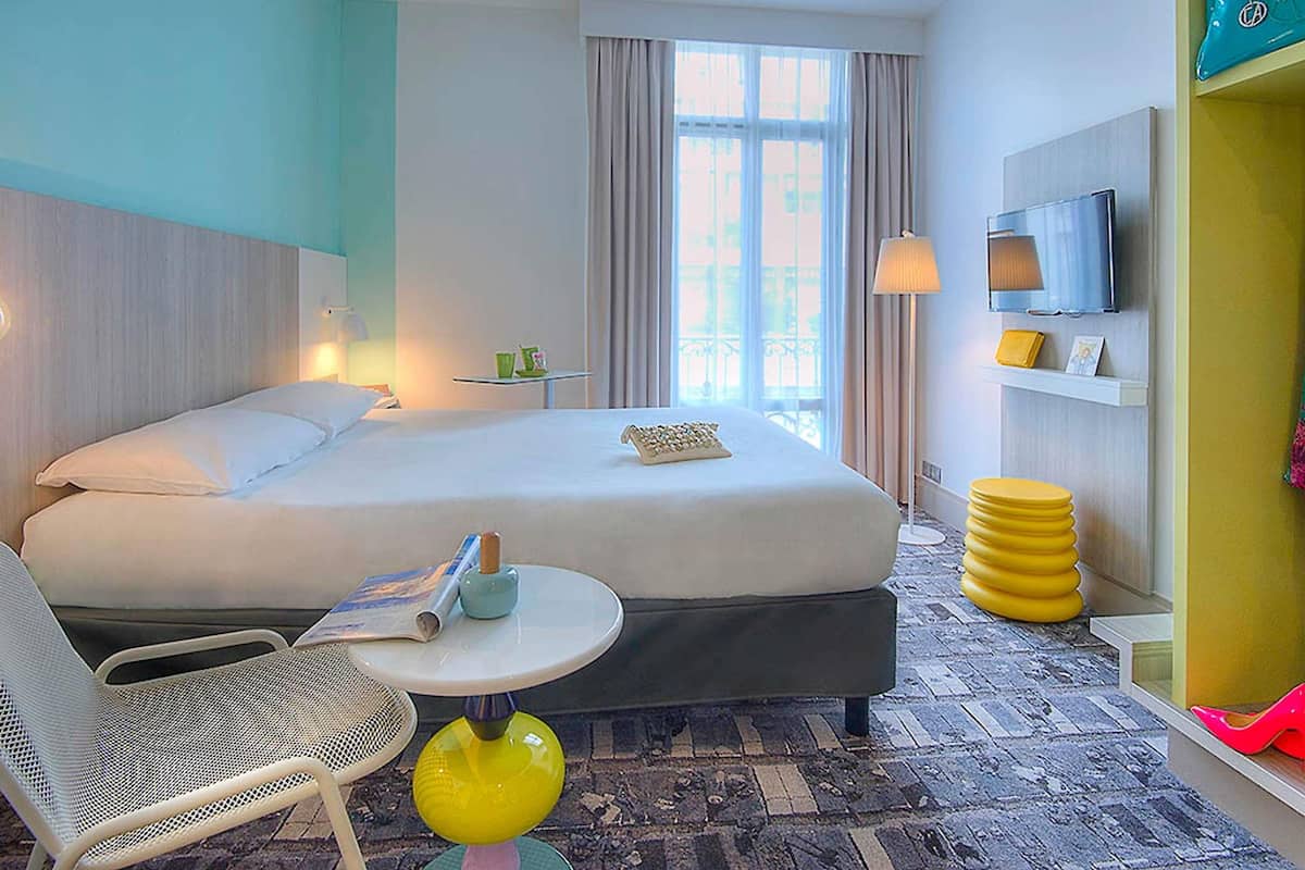 Kamar Standar, 1 Tempat Tidur Double | Seprai premium, brankas, tirai kedap cahaya, dan kedap suara