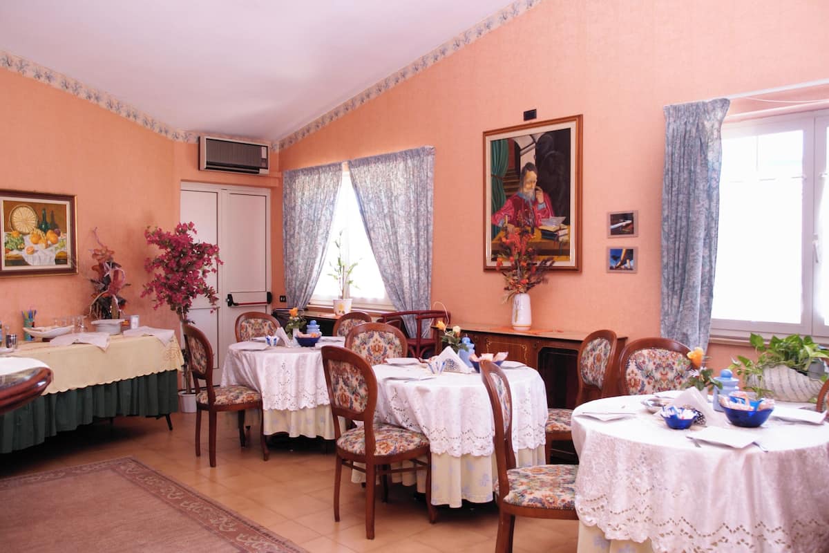 Single Room (french bed ) | Living area | LCD TV