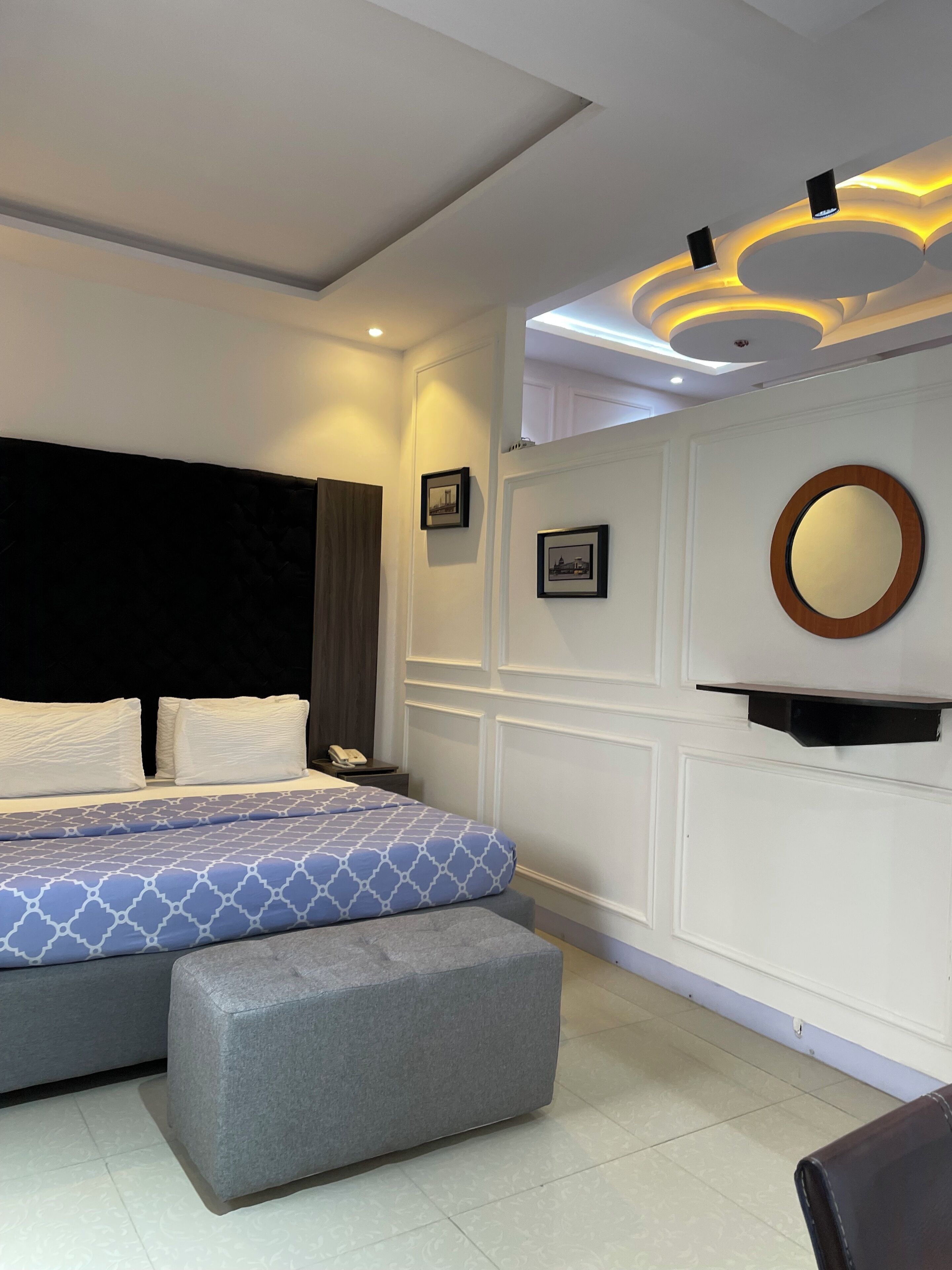 Premium Studio Suite | Premium bedding, down comforters, individually decorated