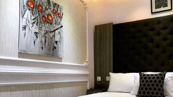 Departamento de lujo, 2 habitaciones | Ropa de cama de alta calidad y caja de seguridad en la habitación