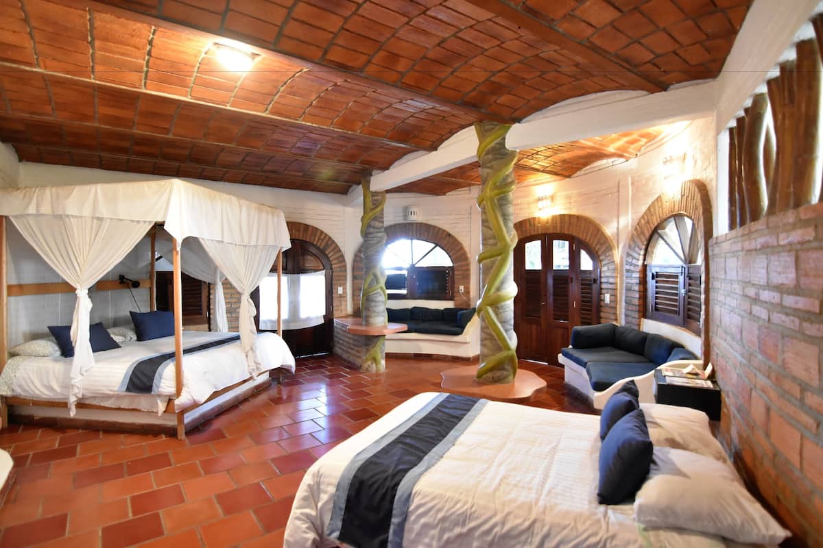 Lower Garden Apartment