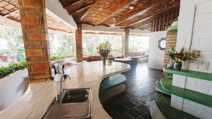 Upper Garden Apartment | Dapur kecil pribadi