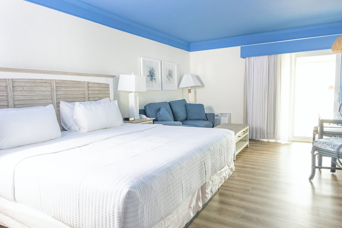 ADA King Handicap Accessible | In-room safe, individually decorated, blackout drapes, soundproofing