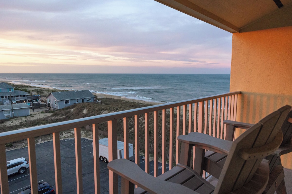 Oceanview Queens Loft | In-room safe, individually decorated, blackout drapes, soundproofing