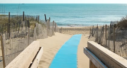 Surf Side Hotel