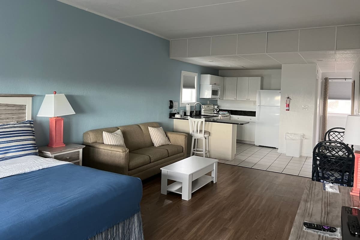 Standardzimmer, 1 King-Bett (Efficiency (No elevator))