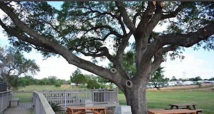 Hotel O Executive Inn & Suites Cuero Hwy 87