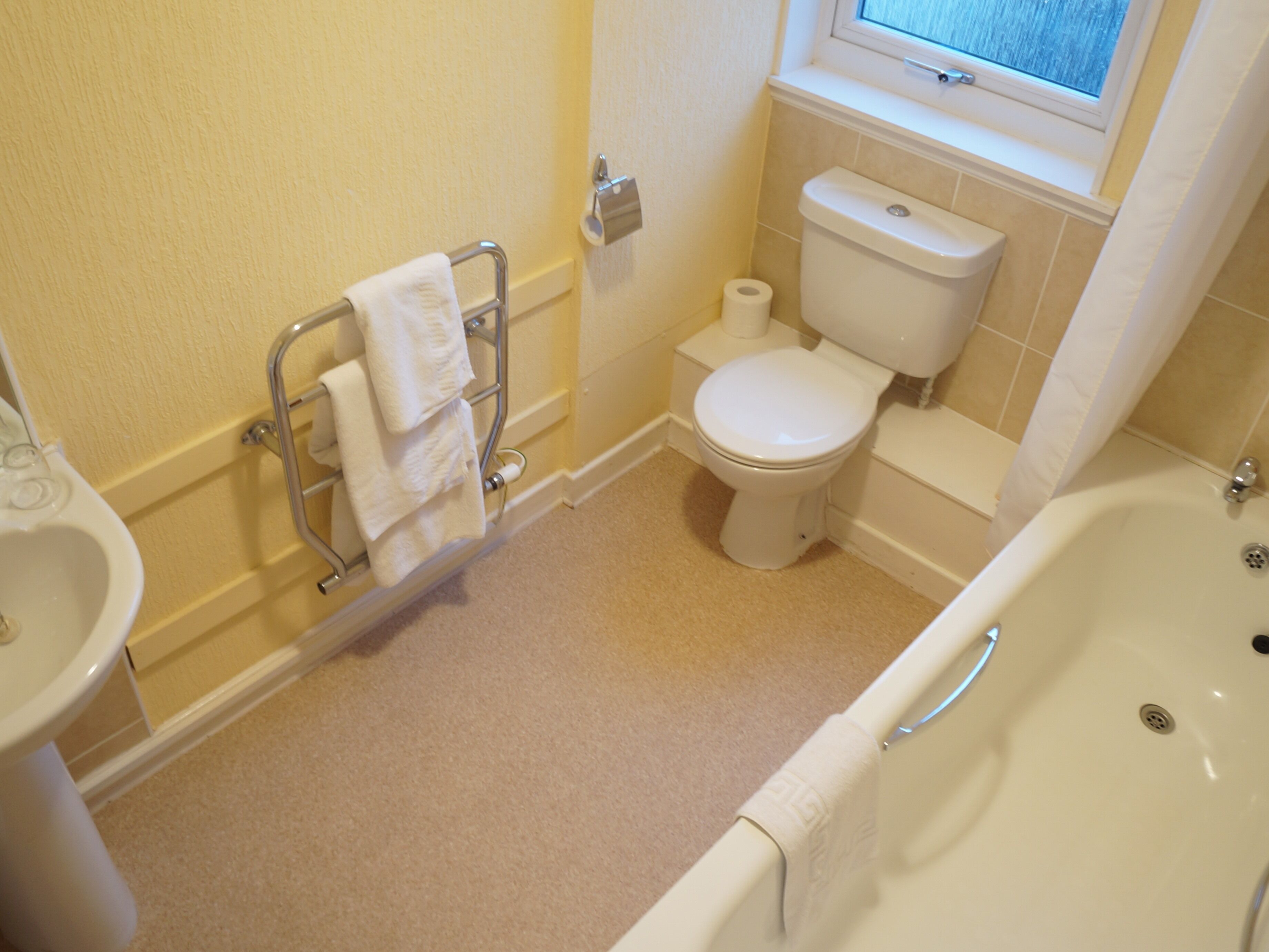 deluxe twin room, ensuite | bathroom