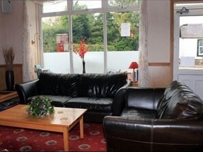 Lounge - The Village Inn and Kirtle House B&B (Lockerbie)