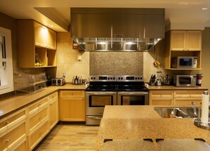 Dining - Refresh Inn & Suites (Saskatoon)