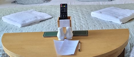 더블룸 또는 트윈룸, 앙스위트 | 고급 침구, 여행용 아기침대, 침대 시트