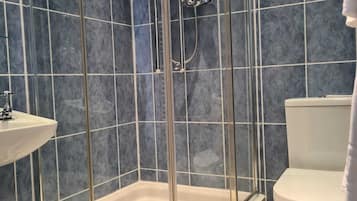 Phòng đôi hoặc 2 giường đơn, có phòng tắm riêng | Phòng tắm