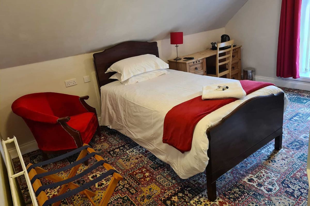 Quarto solteiro, suíte | Roupas de cama premium, berço de viagem, roupa de cama