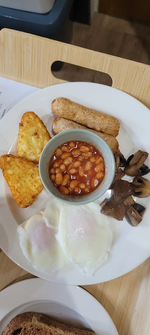 Tägliches inbegriffenes nach Wunsch zubereitetes Frühstück