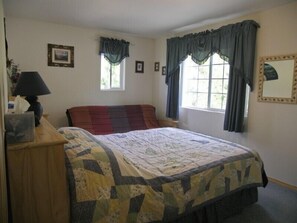 スタンダード ルーム 1 ベッドルーム 共用バスルーム | 遮光カーテン、アイロン / アイロン台、WiFi (無料)、ベッドシーツ