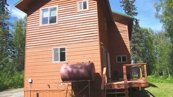 Family Room, 1 Bedroom, Refrigerator, Annex Building | Blackout drapes, iron/ironing board, free WiFi, bed sheets