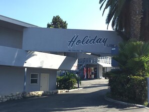 Exterior - Holiday Lodge (Los Angeles)
