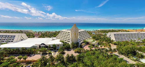 The Pyramid Cancun by Oasis - Gourmet Premium All Inclusive